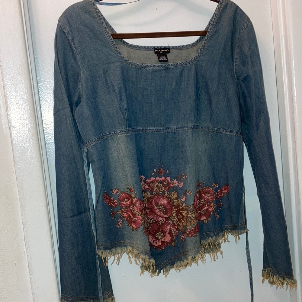 A vintage denim top🤩